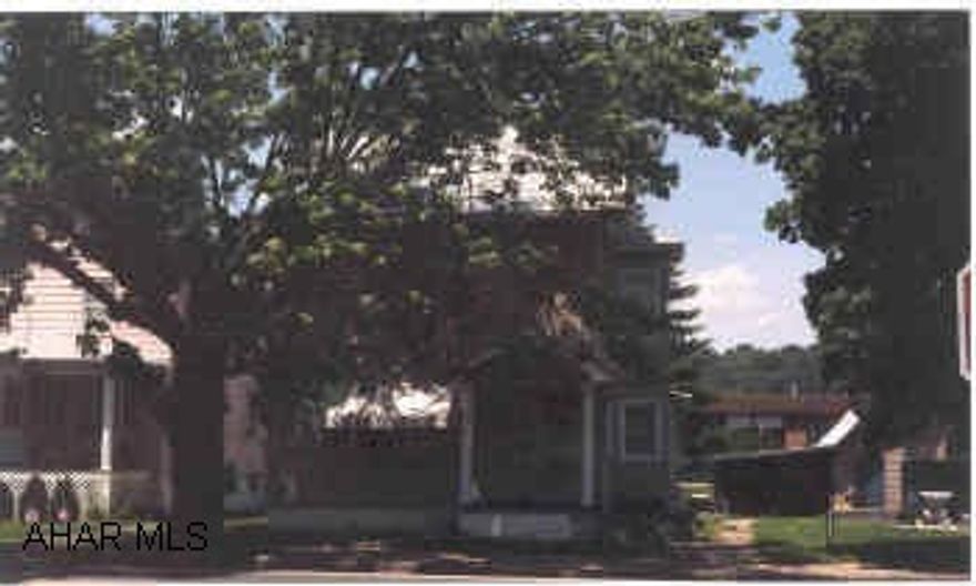 Spacious 3 bed with new vinyl, windows, new roof, new furnace, wiring, central air on a large lot. Spacious 3 bed with new vinyl, windows, new roof, new furnace, wiring, central air on a large lot.