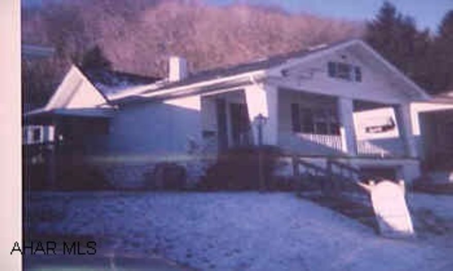 Darling immaculate one story home , many recent updates, all appliances. Move in condition. Won't last!