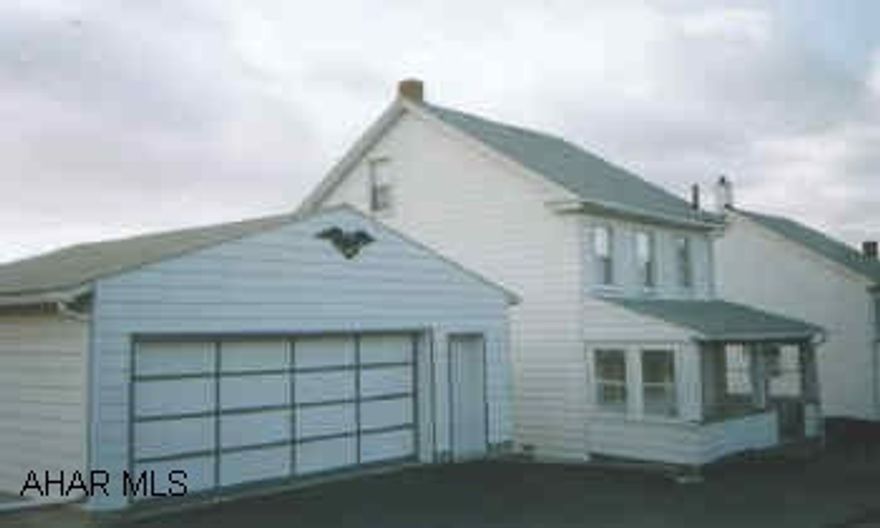 WELL MAINTAINED HOME WITH 1ST FLOOR BEDROOM, BATH AND LAUNDRY, OAK KITCHEN, NEW 2 CAR DETACHED GARAGE ON LARGE LOT., MOVE IN CONDITION.