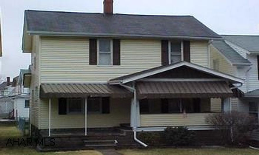 Nice well kept 2 story (PL Valley Elementary school).  1 off Street Park & small 1 car garage.  Low taxes. Convienient Pleasant Valley Area!  Open LR & formal dining room.  Pretty white cabinets in kitchen.  Attic insulated.  Easy to show- Motivated seller!  $3,000 sellers assist.