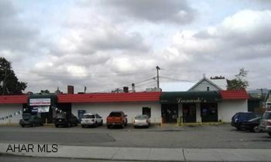 RESTAURANT AND RETAIL SPACE AND ALL EQUIPMENT WITH MALT BEV. LICENSE, LOT SIZE 25,000 SQ.FT. PROPERTY IS ALSO AVAILABLE FOR LEASE FOR 2,700 PER MONTH. CONTACT AGENT FOR MORE INFORMATION. LOT SIZE 25,000 SQ FT.