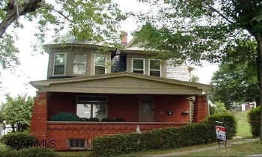 2 UNITS-SUPER LOCATION-GARDEN HEIGHTS.  BEAUTIFULLY MAINTAINED 1ST-GHW 2ND FLR. ELEC. BASEBOARD $40. MO