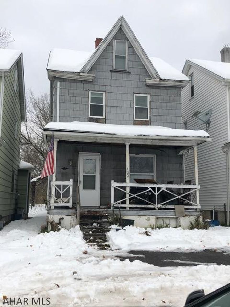 Great location for this Handy man special, on a dead end block in Juniata. This one could make a really nice for a flip, or an income producing rental. Great candidate for a renovation loan also. Nice layout, nice yard, good closet space, possible off street parking in back, some new windows...worth a look!