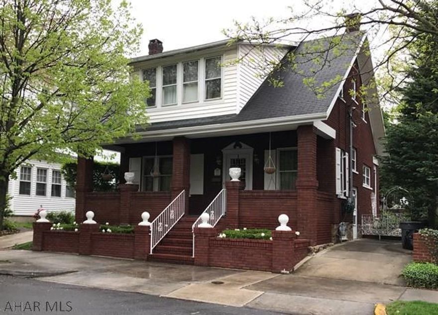 This captivating home with charming curb appeal and enchanting backyard is sure to please the most discriminating buyer. Conveniently located within walking distance to downtown historic Bedford. Crown moldings, wood flooring, French doors, custom kitchen and fireplace flanked by bookshelves are just a few of the unique features found throughout this 3 bedroom, 2 bath home. Entertain guest and family on the romantic English style backyard terrace which feels like it was made for Better Homes and Garden.