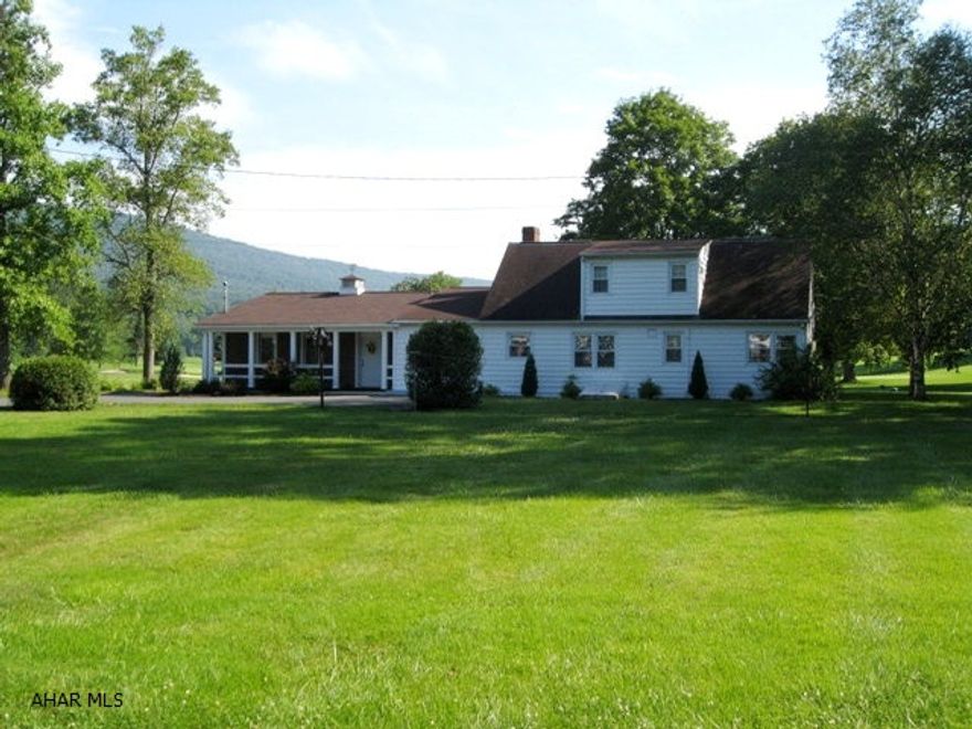 Pristine home located off the 2nd hole at the Bedford Elks. This home is move-in ready! Located in Bedford Borough, yet the large 1 acre lot provides privacy. Large flat yard, quiet setting, beautiful view. Short walk to shops and activities of Downtown Bedford.