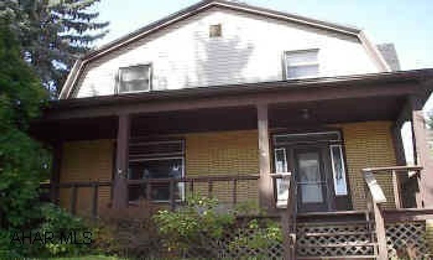 3 BEDROOM, 1.5 BATH DUTCH COLONIAL WITH CLASS!  BEVELED GLASS WINDOWS, FIREPLACE, NEW KITCHEN AND BATHS. NICELY UPDATED CLASSIC DUTCH COLONIAL WITH LAUNDRY & POWDER ROOM OFF KITCHEN, SKYLIGHTS, LEADED GLASS, NICE GARDEN AND PATIO AREA.  TREE HOUSE AND SHED.  BEAUTIFUL FOYER. HEATING SYSTEM WILL BE REPAIRED.  CALL DARLA AT 696-1227 OR 934-4663.  WWW.EBAY.COM/REO