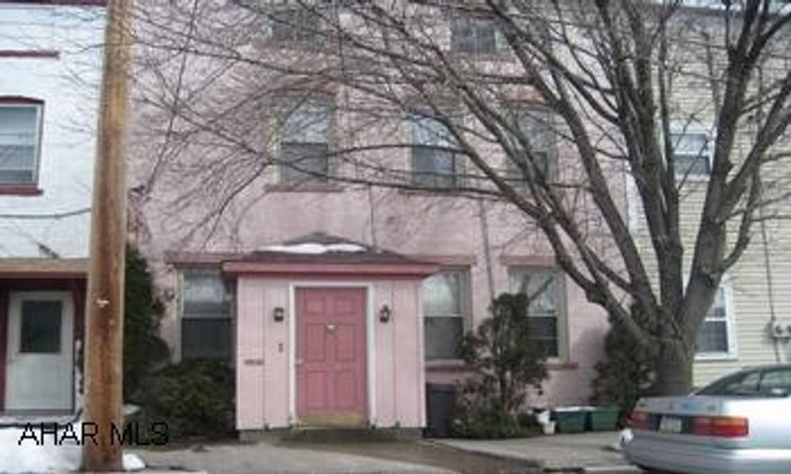 Townhouse Near Canal Basin Park - Presently Rented For $450 Mo. + Utilities. Townhouse Near Canal Basin Park - Presently Rented For $450 Mo. + Utilities.  Lot extends out to Blair Street.  Workshop in Rear.