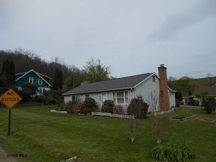 3 bedroom Ranch situated on a great corner lot.