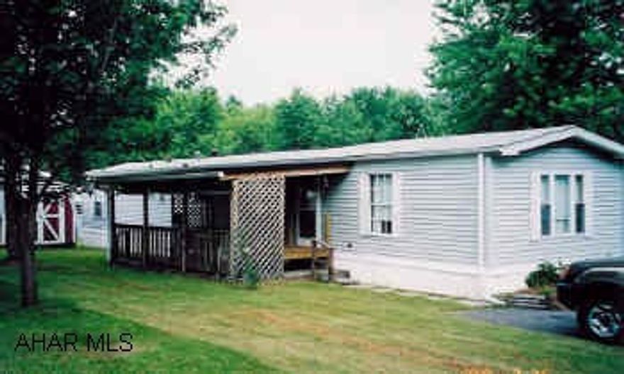 14x70 1987 Holly Park on rented lot