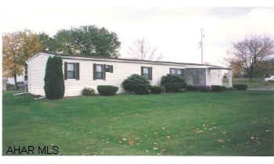 Well maintained 14x70 Marlette Moblie Home with pitched asphalt shingle roof on appealing corner lot attractively landscaped. Public water and Sewer, 10x12 shed. Priced to sell immediately. Well maintained 14x70 Marlette Moblie Home with pitched asphalt shingle roof on appealing corner lot attractively landscaped. Public water and Sewer, 10x12 shed. Priced to sell immediately.