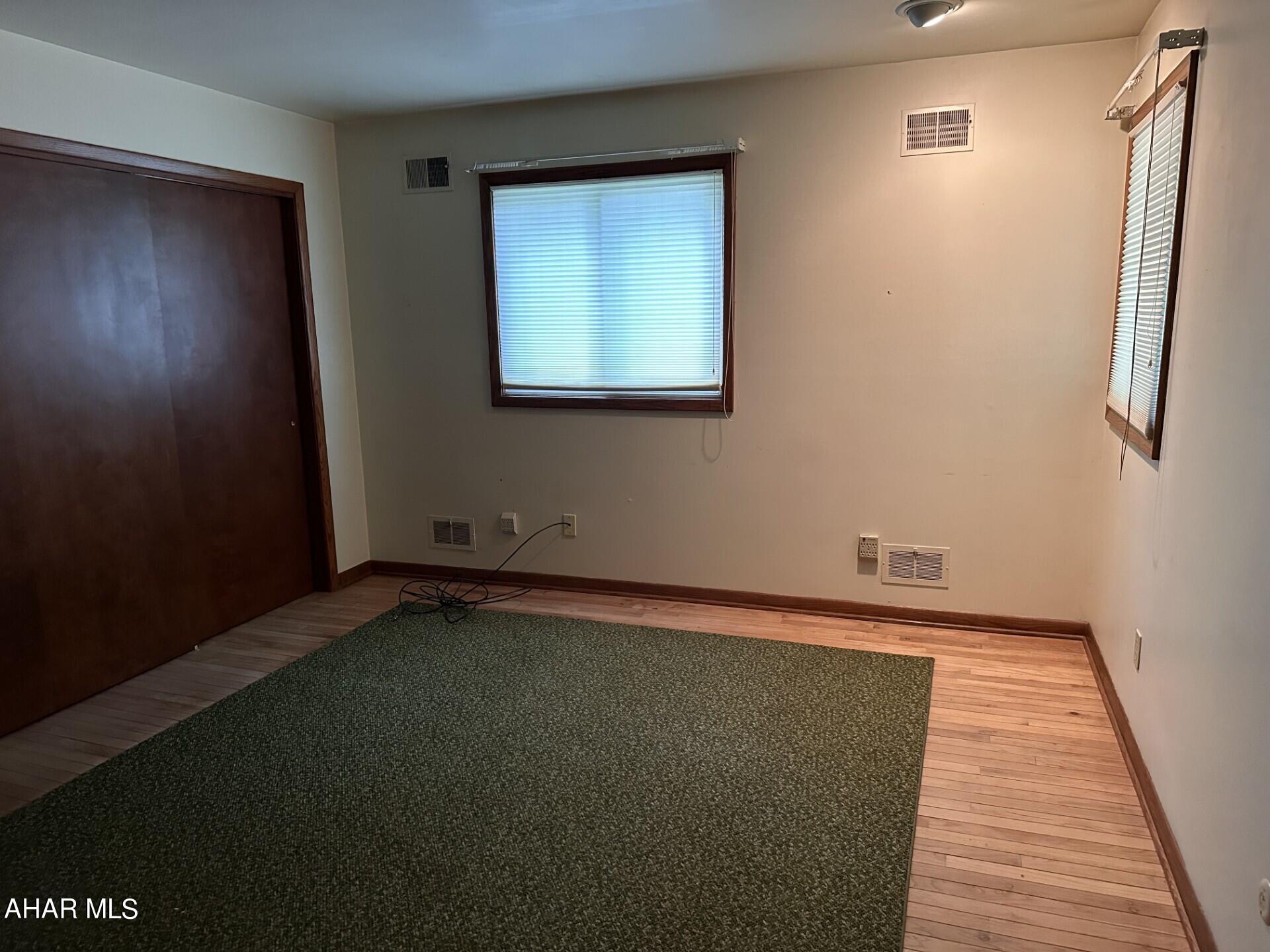 Crestwood - Residential