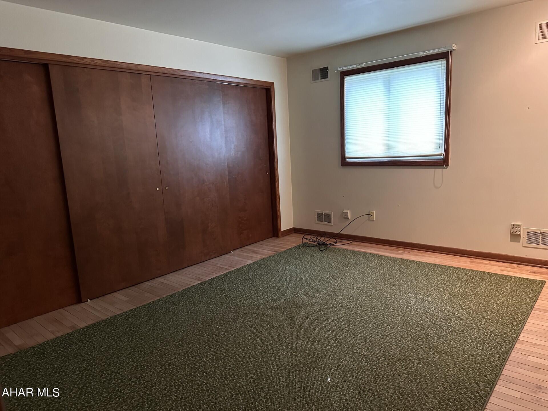 Crestwood - Residential