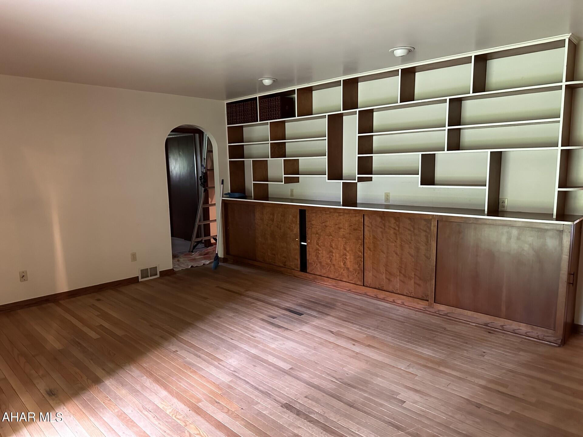 Crestwood - Residential