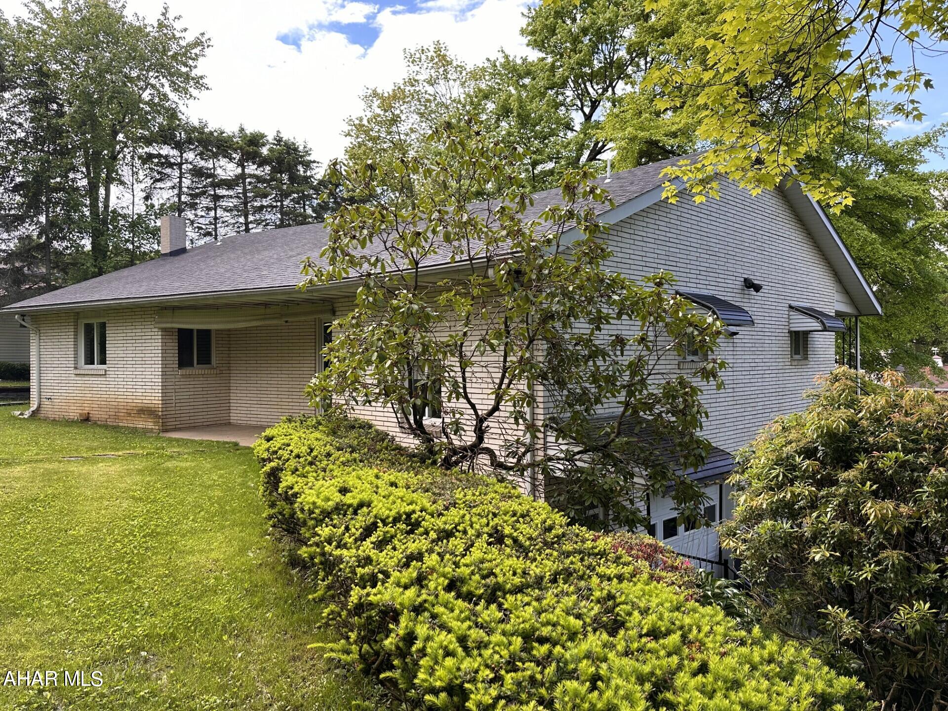 Crestwood - Residential