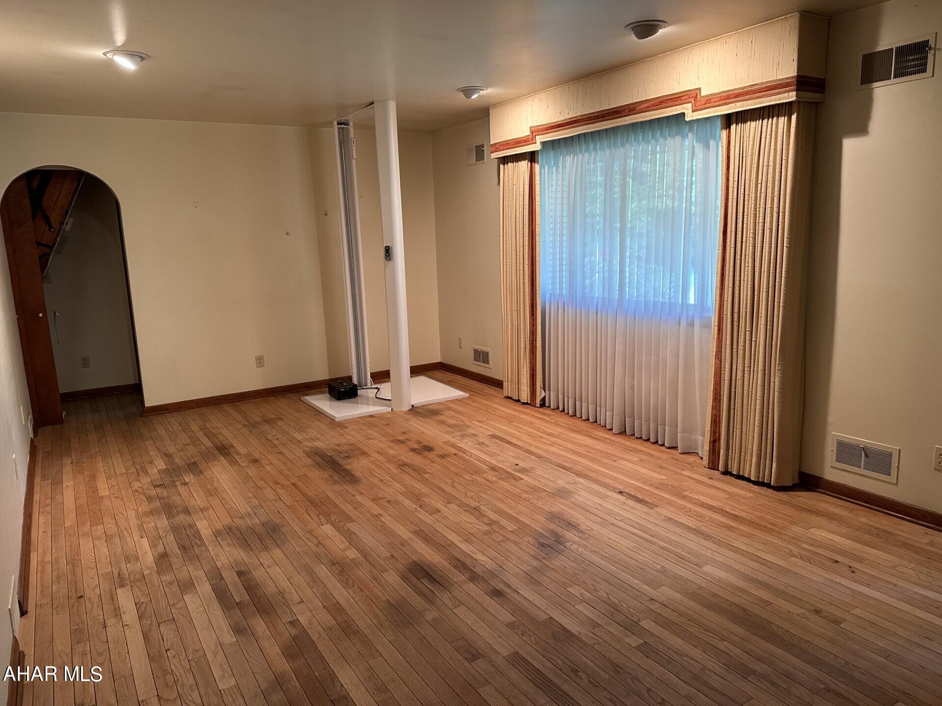 Crestwood - Residential