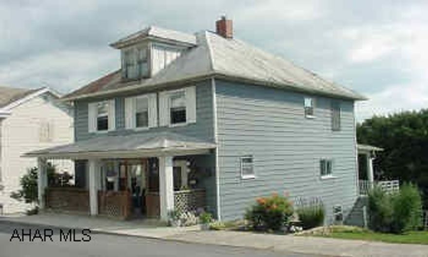 Neat and well maintained.  Udated electric.  Replacement windows. Large separate walkin closet. Nicely landscaped. Additional off-street parking.  Great starter home!