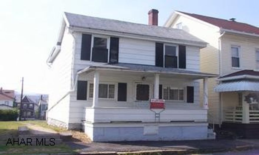 2 bedroom home in need of rehabilitation. 2 bedroom home in need of rehabilitation.