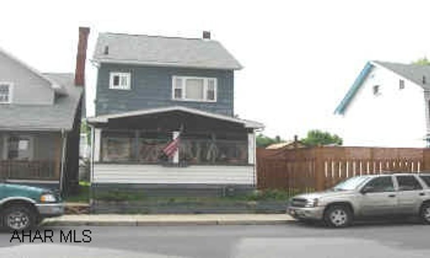 MOVE RIGHT IN. WORKSHOP ABOVE GARAGE. 1ST FLOOR FAMILY ROOM W/ FIREPLACE. FENCED IN YARD, SCREENED IN PATIO. ENCLOSED FRONT PORCH. ABOVE GROUND HEATED POOL, SHED, WHOLE HOUSE FAN.