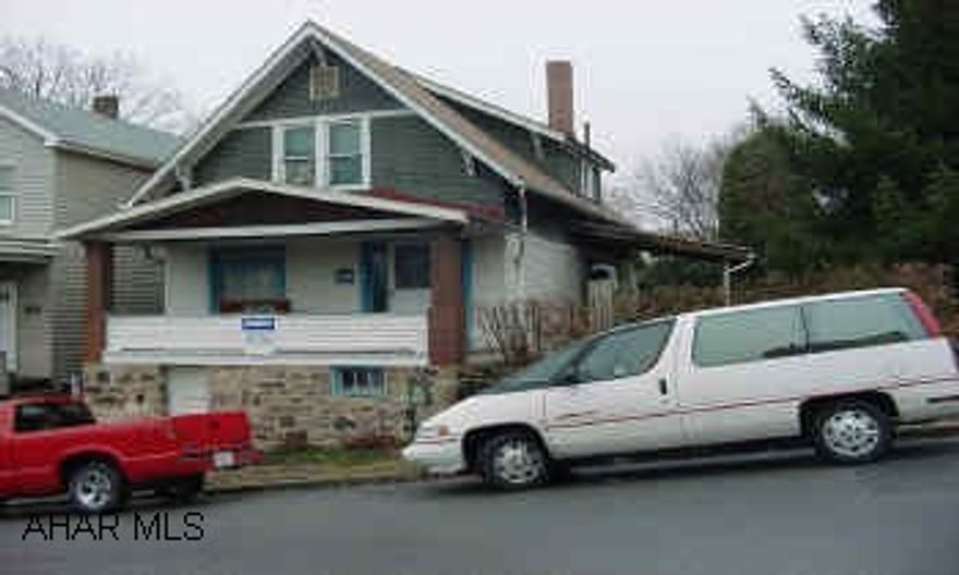 SUPER LOT SIZE WITH AMPLE OFF-STREET PARKING AVAILABLE. BRAND NEW ROOF, SIDE PATIO. HEAT PAYMENT APPROX. $100/MO. THIS HOME HAS MUCH TO OFFER IN A LOWER PRICE RANGE! CALL OFFICE TO SET APPT. TO SEE!