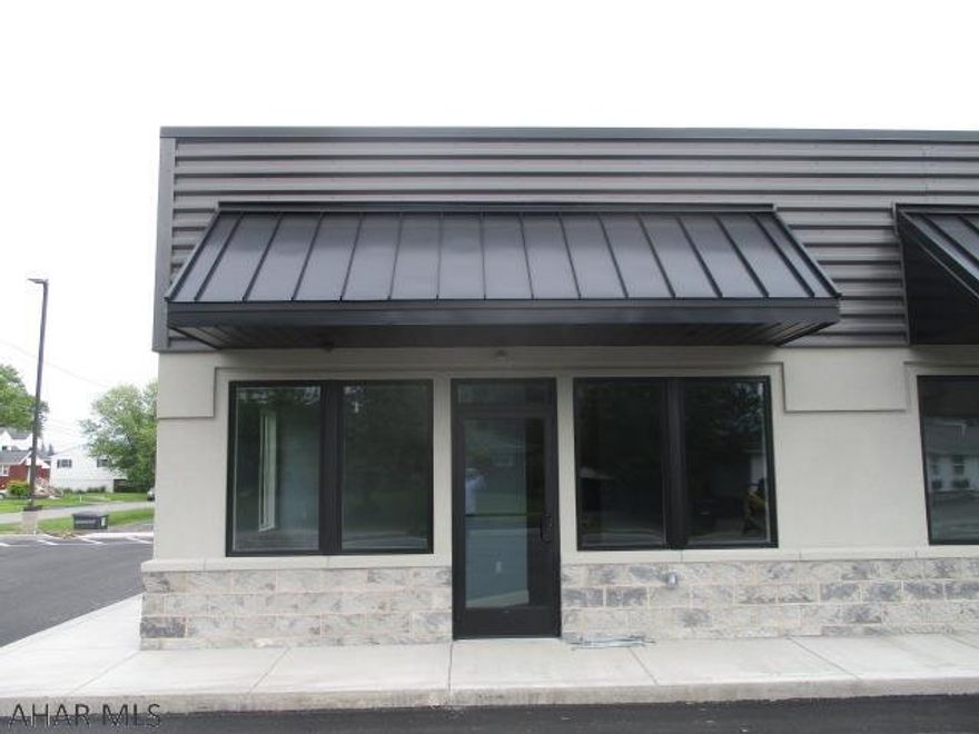 Corner Unit in brand new office complex. 1300 Sq. Ft., 5 offices, kitchen area, half bath, reception area. Tenant pays heat/electric. Water and sewer included. Bathroom is a half bath. Avg. daily traffic count 10,416.