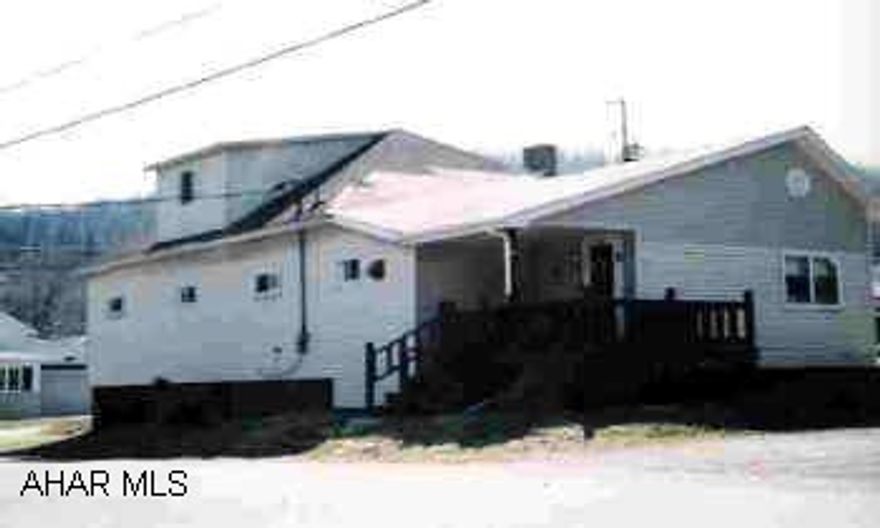 5 BR cape cod style home  on 80 x 140 lot 5 BR cape cod style home  on 80 x 140 lot