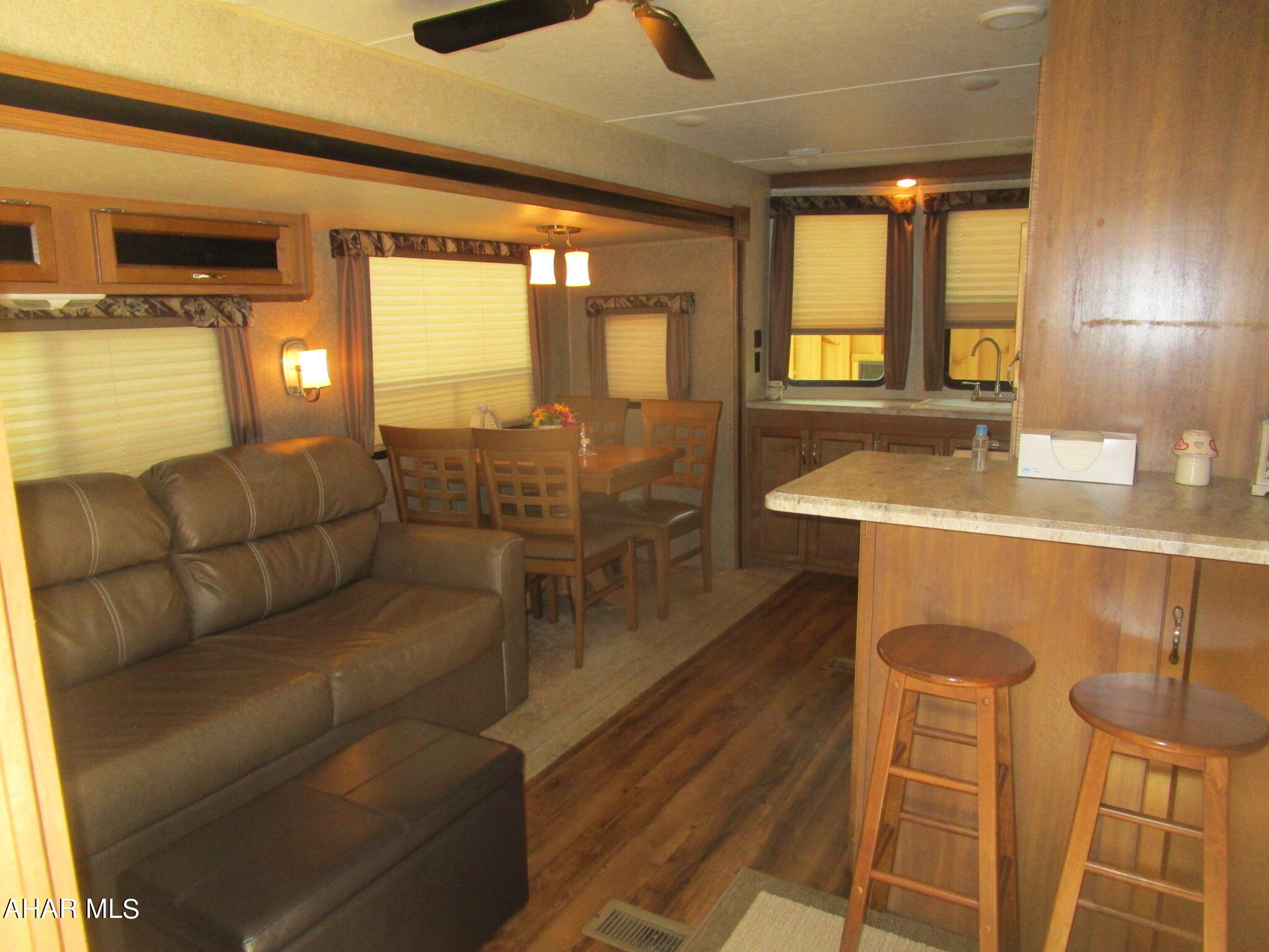 Glendale Yearound - Residential