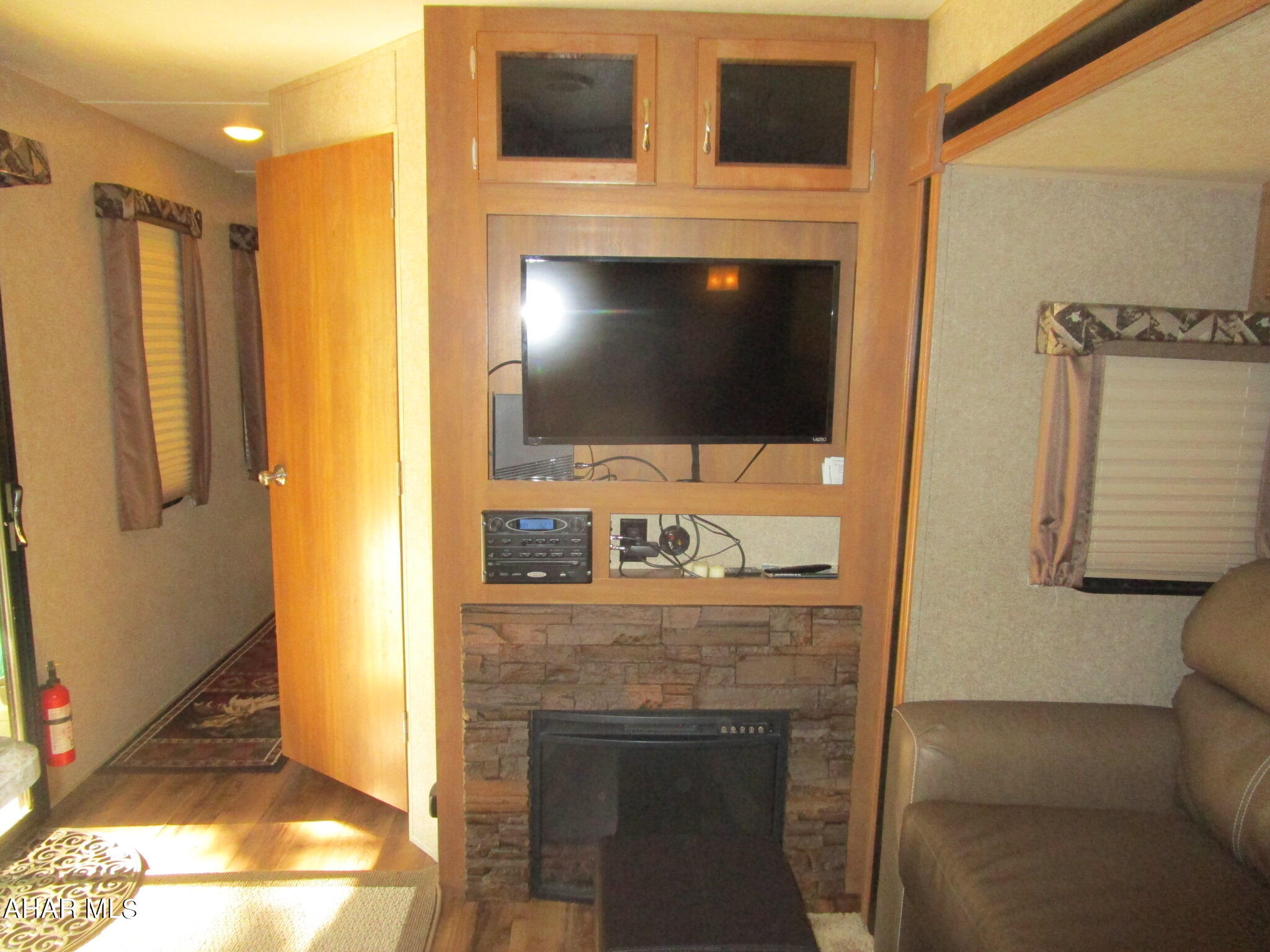 Glendale Yearound - Residential