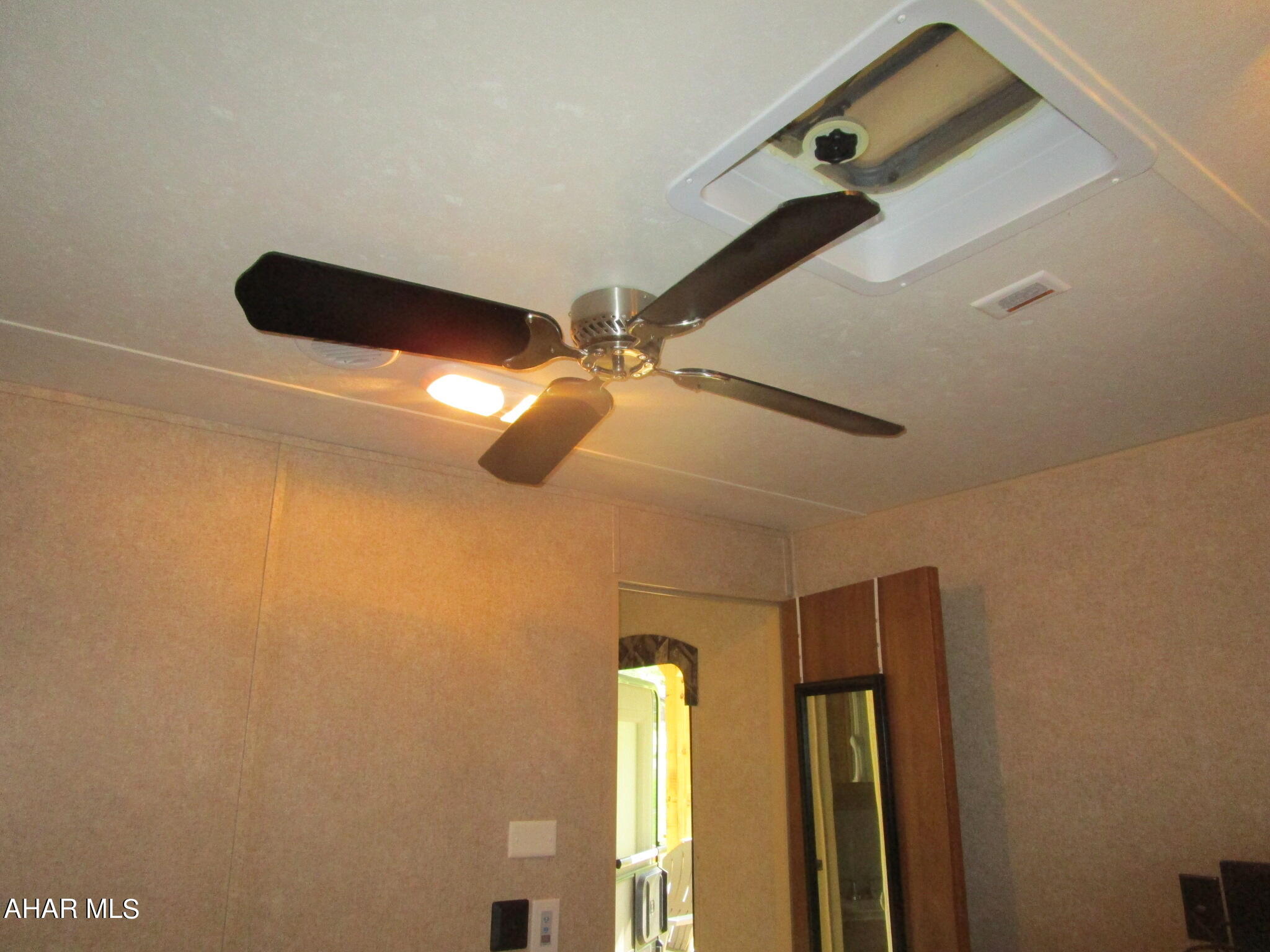 Glendale Yearound - Residential