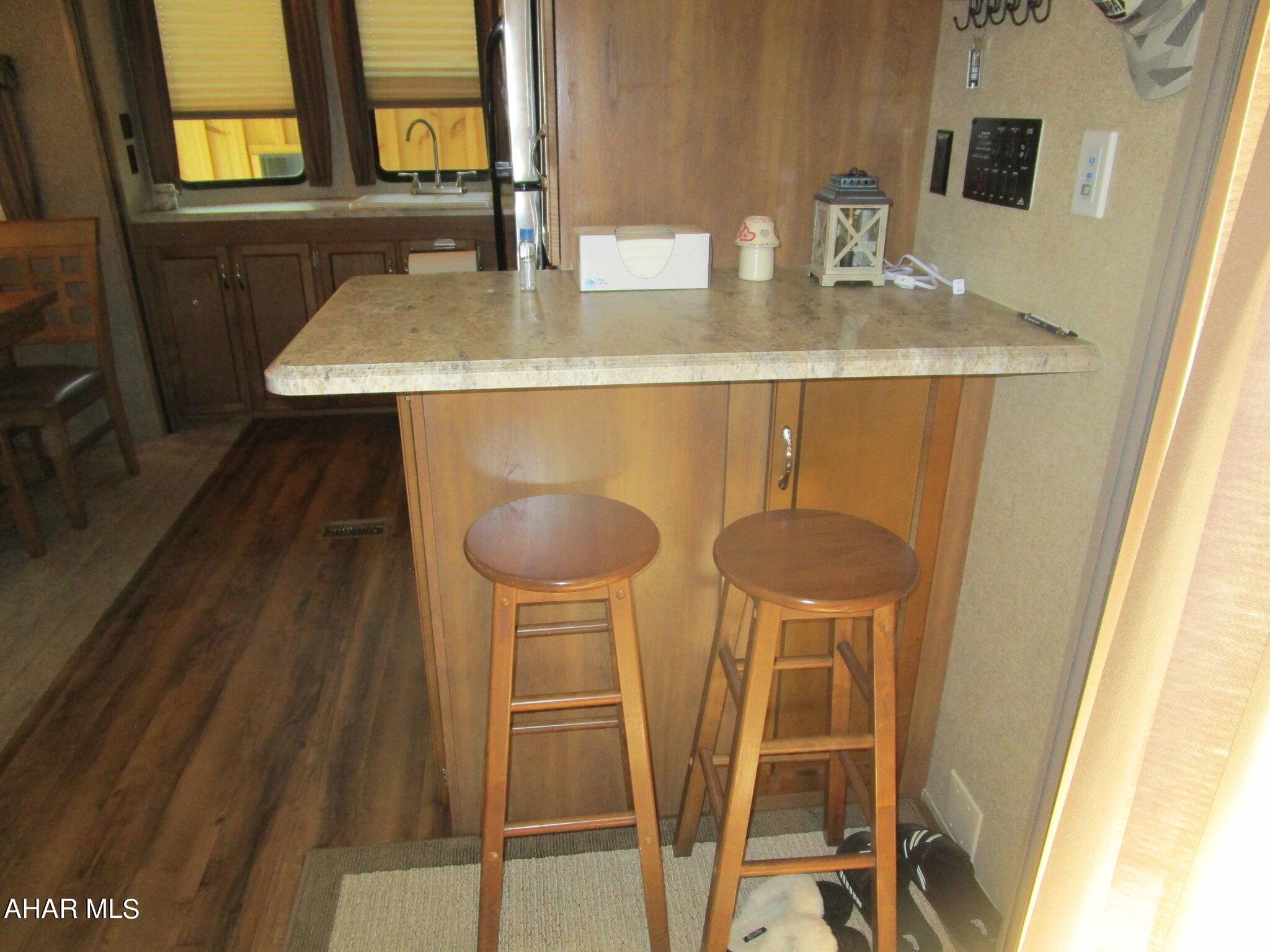 Glendale Yearound - Residential