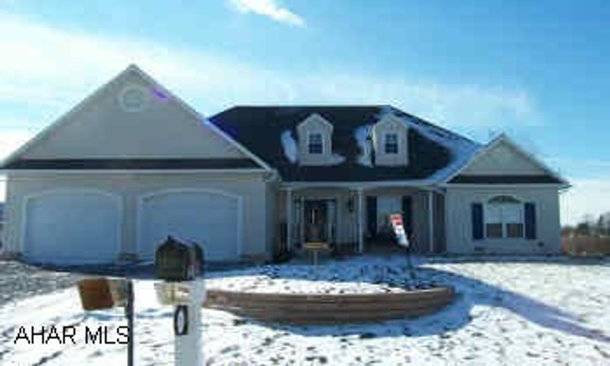 Gorgeous, almost new 1-story, 3 BD, 2 BA, stunning home - won't last. Must see! Excellent condition, beautiful layout - carefree, maintenance free living!