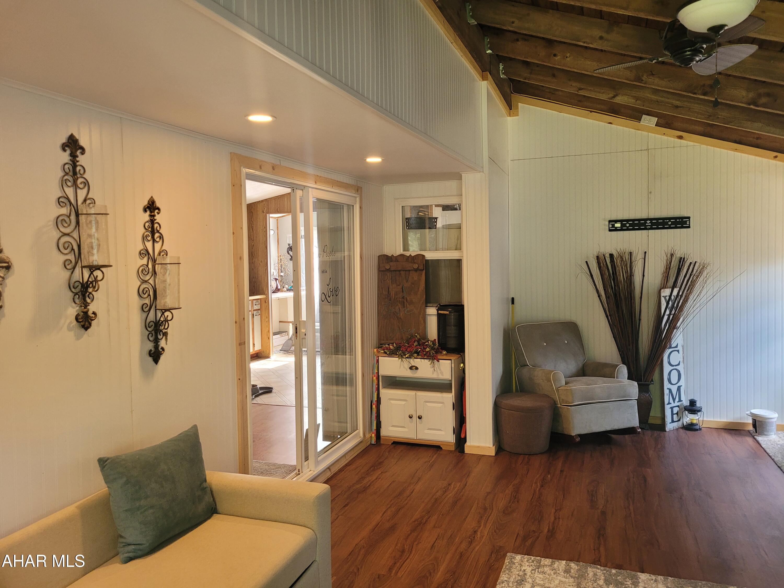 Glendale Yearound - Residential