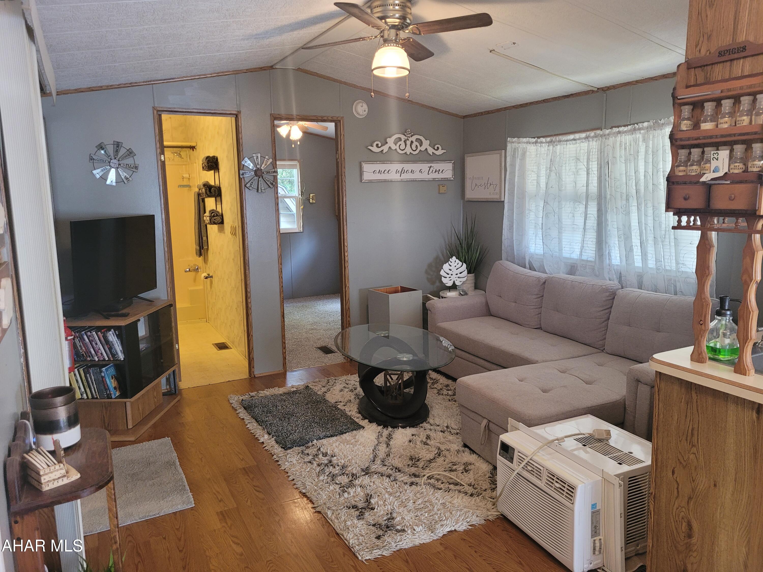 Glendale Yearound - Residential