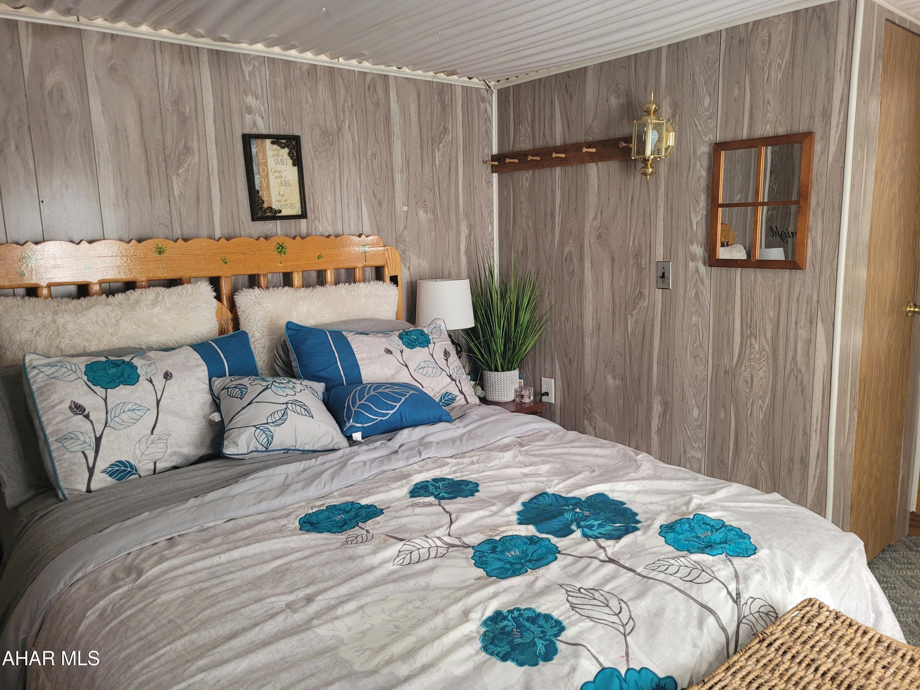 Glendale Yearound - Residential