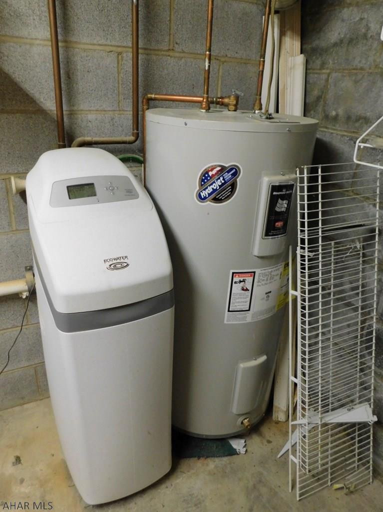 Maple Hollow - Residential