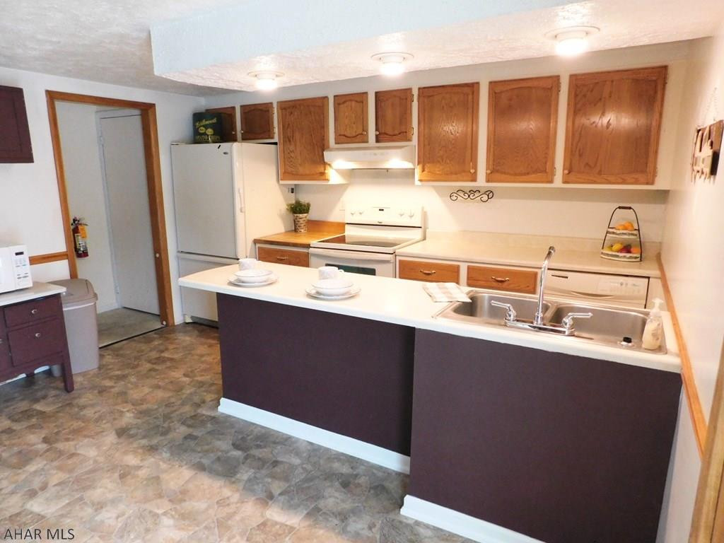 Maple Hollow - Residential