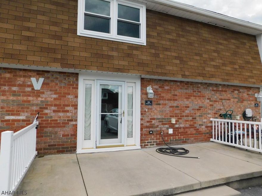 Great Maple Hollow townhome just waiting for you!  Lower level offers a great family room with sliding doors to the rear patio.  This first floor is the perfect size with an eat-in kitchen and breakfast bar. The second floor master bedroom offers his & her closets.  Don't forget your use of the pool & playground!  Contact the Listing Agent today for your private tour!