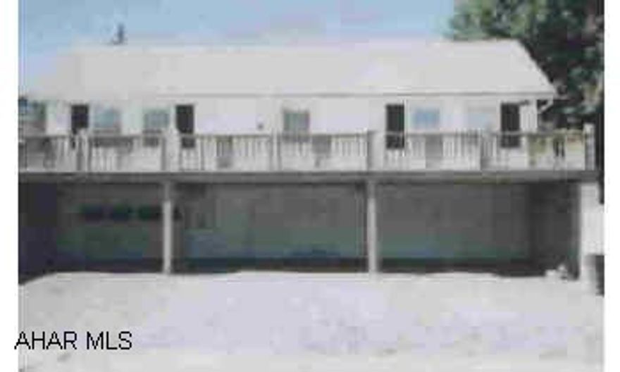 Ranch style home with 2 bedrooms, 2 baths, spacious living rm, dining area, family rm in basement and bath. Family rm could be 3rd bedroom. Located on Dead-End street, close to retail stores, and businesses. Ranch style home with 2 bedrooms, 2 baths, spacious living rm, dining area, family rm in basement and bath. Family rm could be 3rd bedroom. Located on Dead-End street, close to retail stores, and businesses.