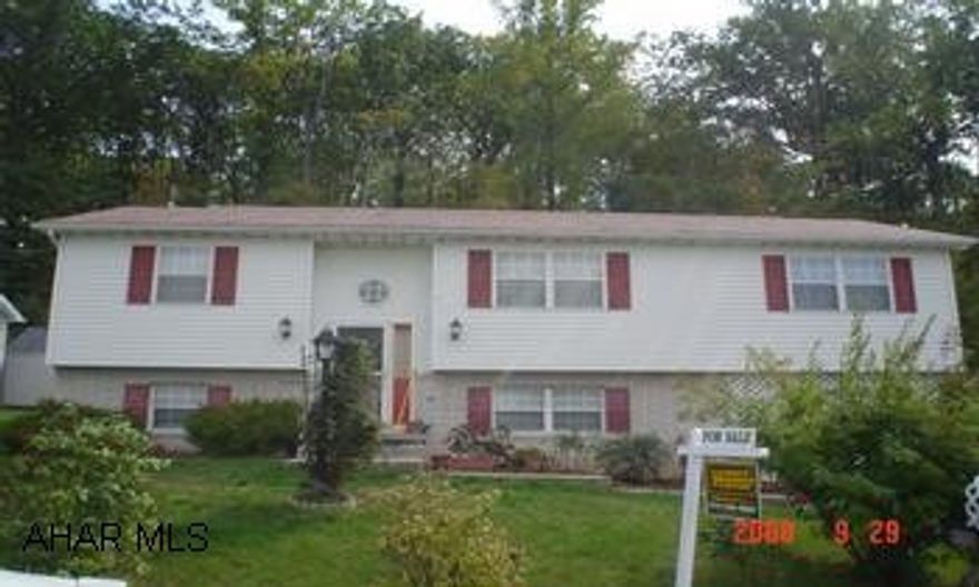 Bi-level 3BR 2BA Nice home 3BR 2BA on a dead end street. New carpet, finished family room in basement. 1car garage. Contingent on 3rd party approval.