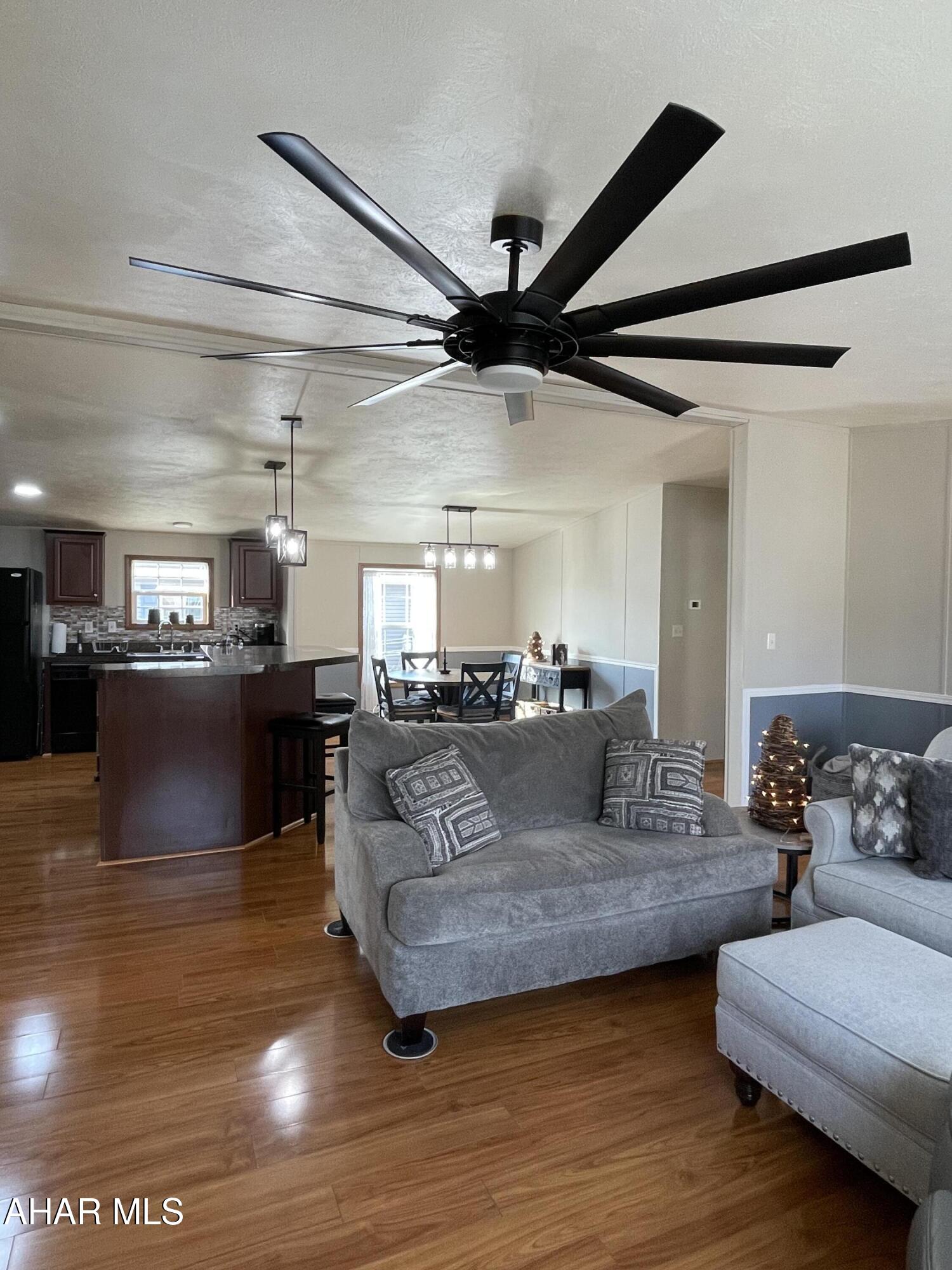 Laurel Woods - Residential