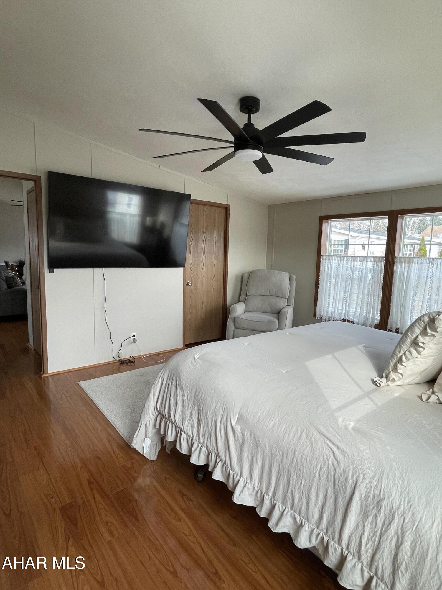 Laurel Woods - Residential