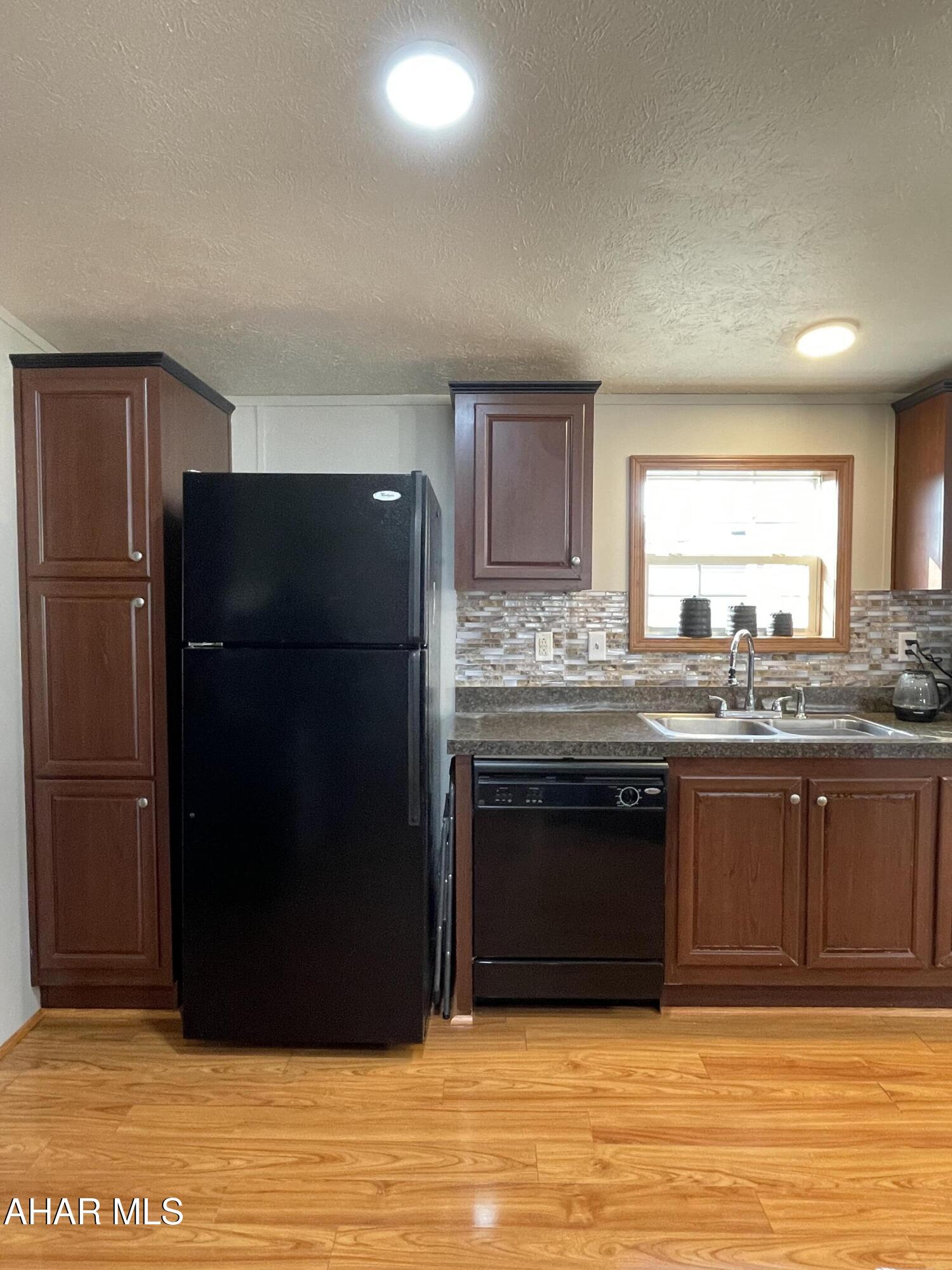 Laurel Woods - Residential