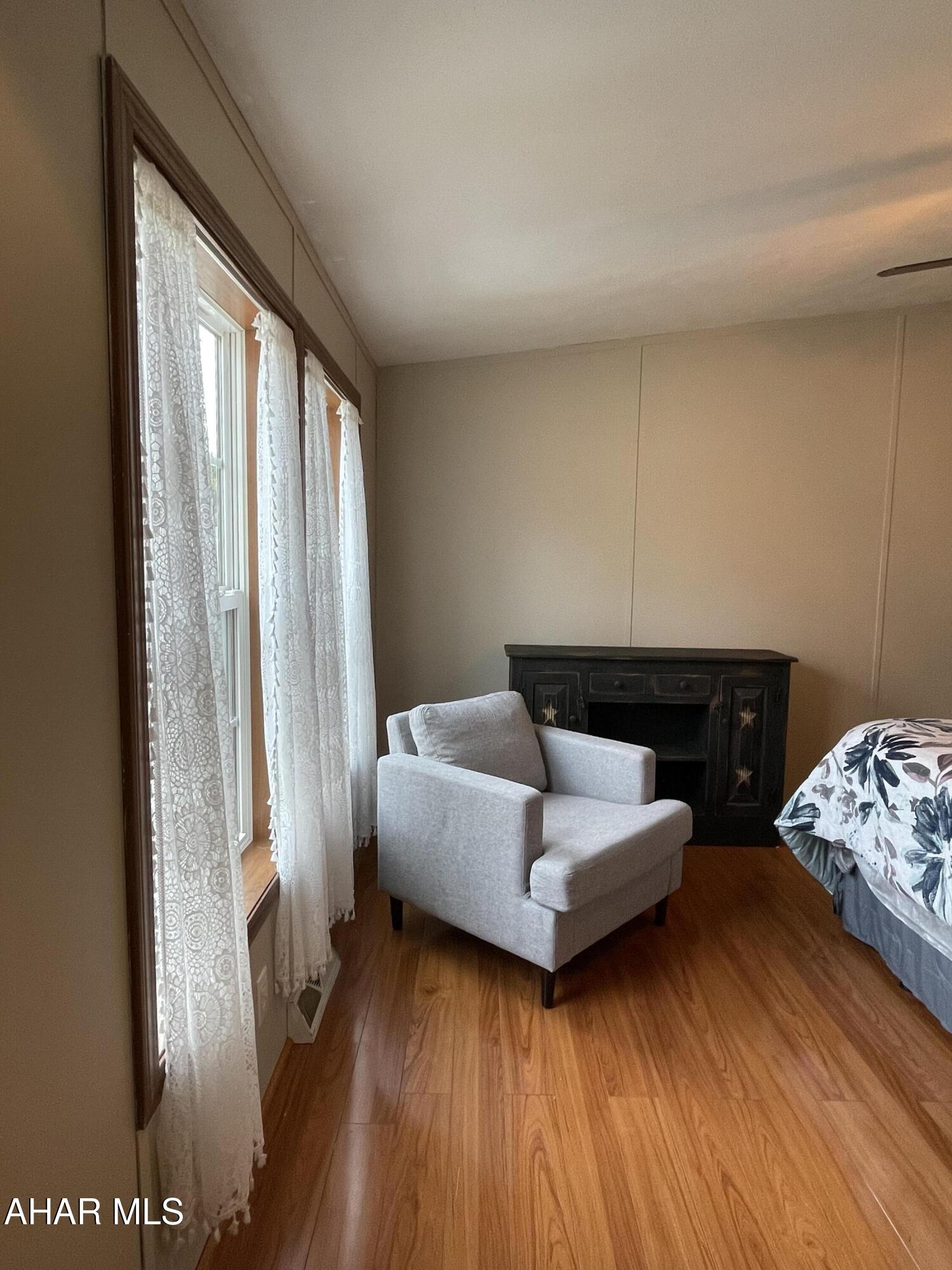 Laurel Woods - Residential