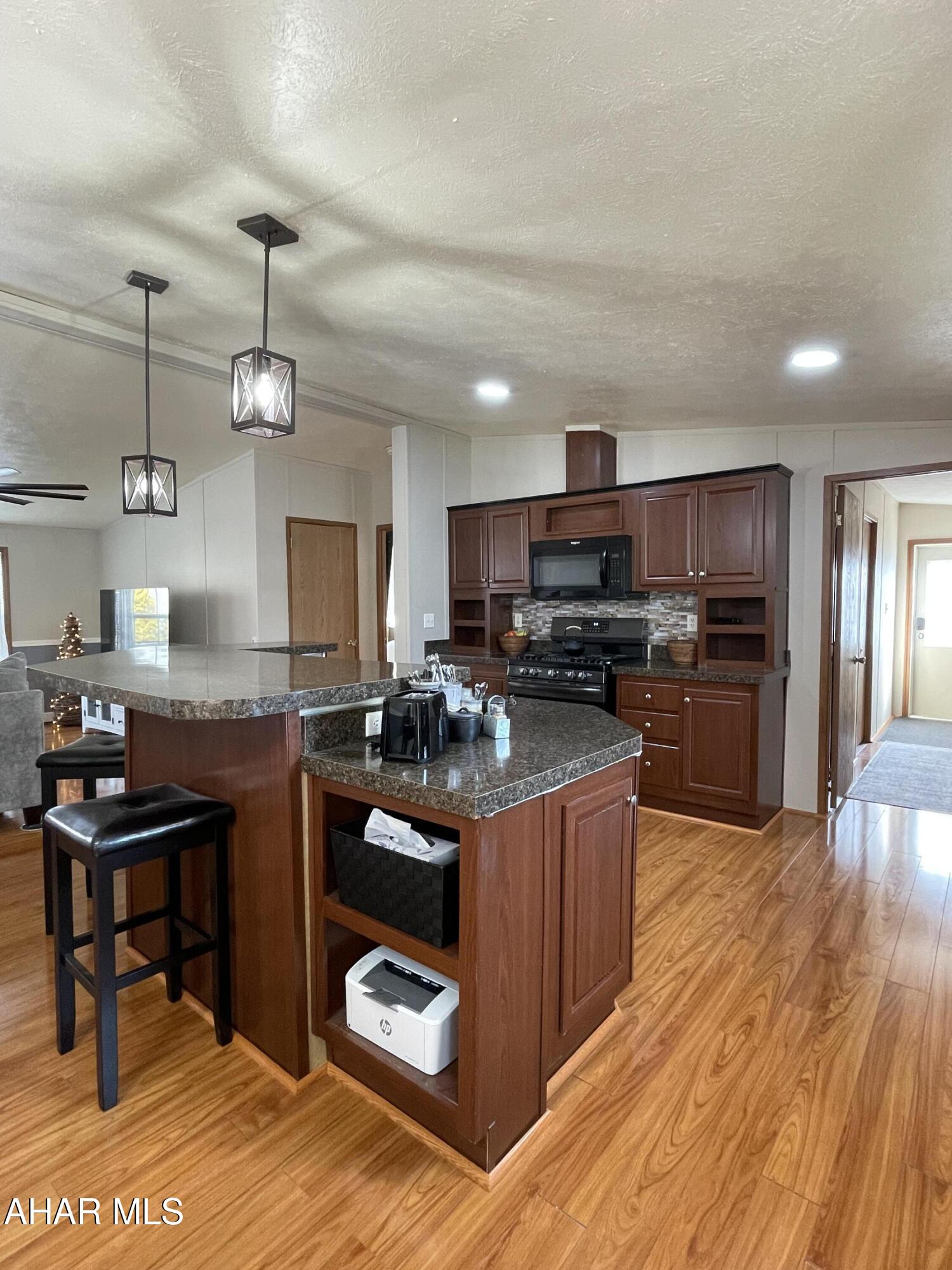 Laurel Woods - Residential