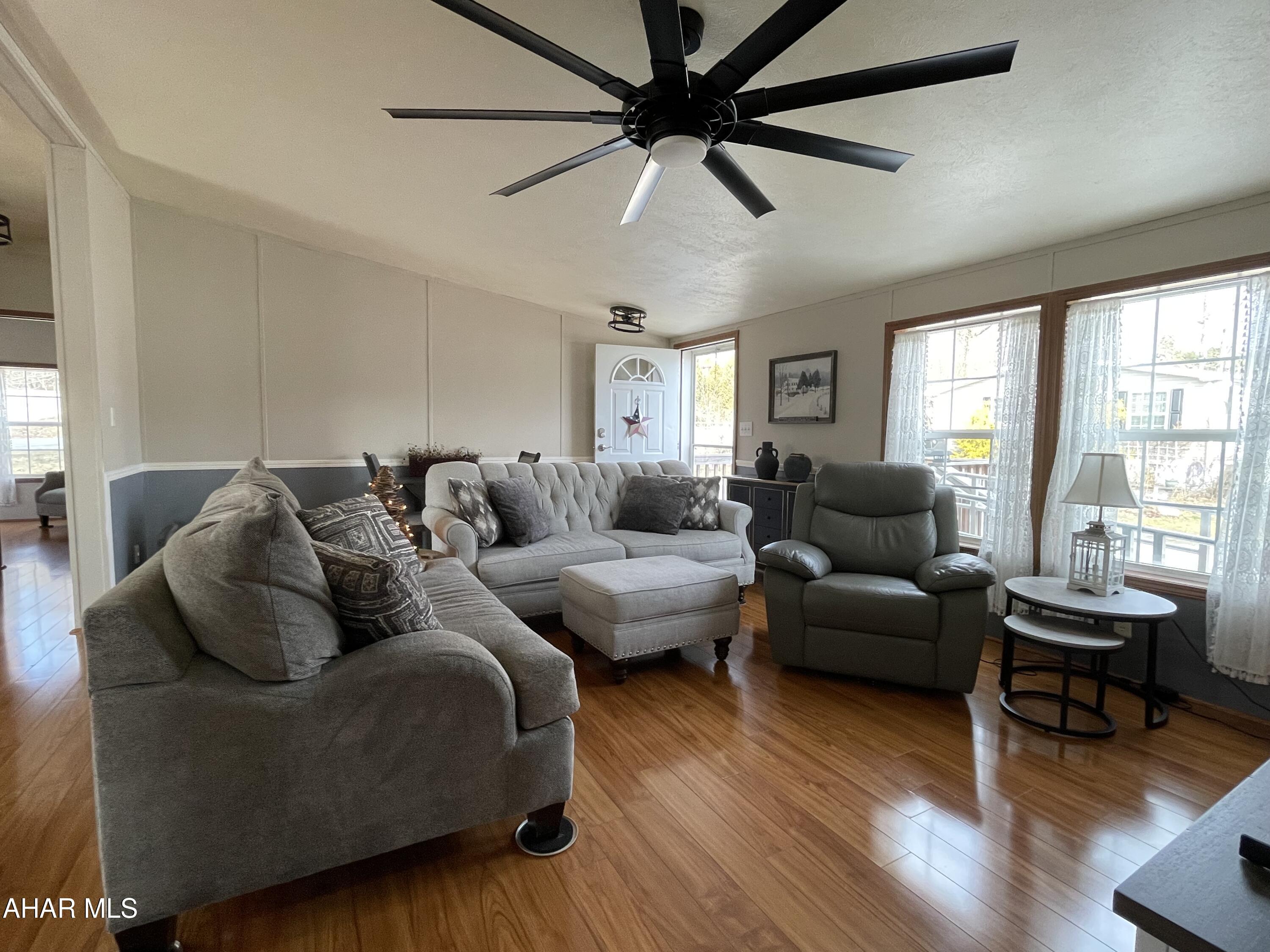 Laurel Woods - Residential