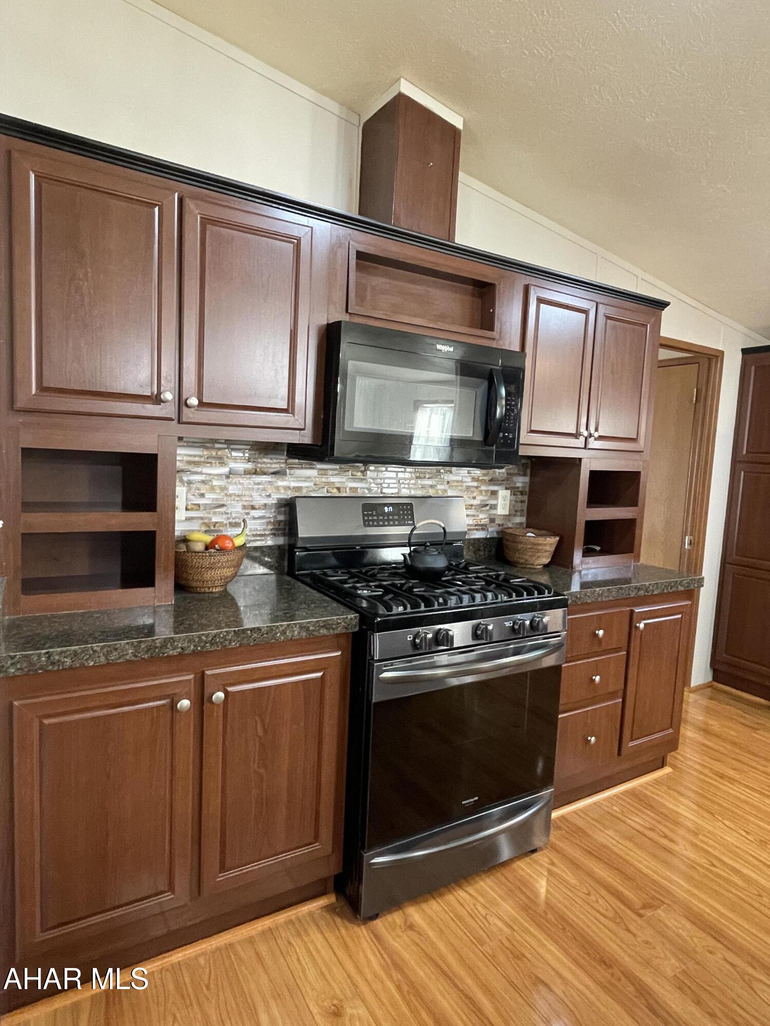 Laurel Woods - Residential