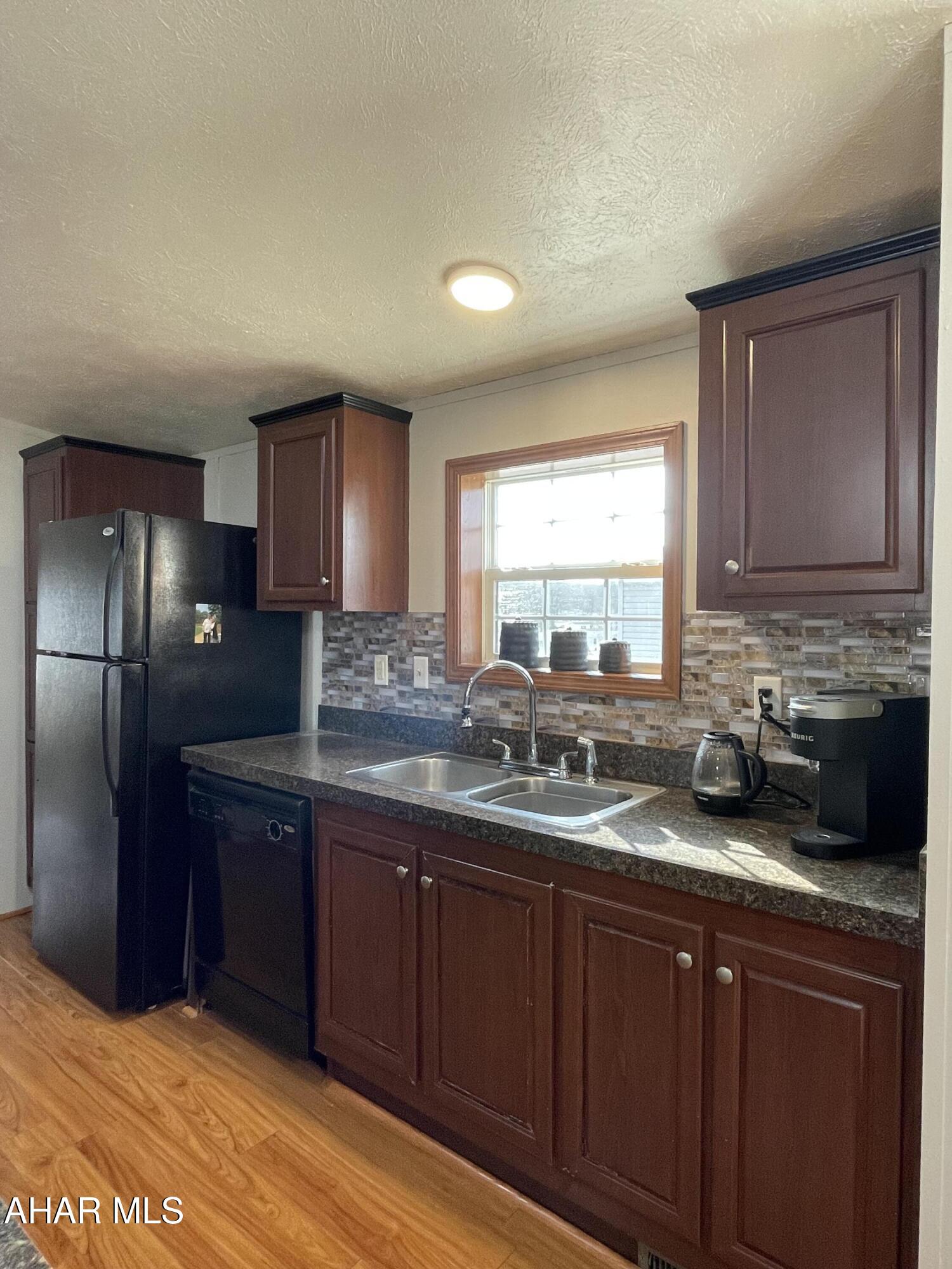 Laurel Woods - Residential