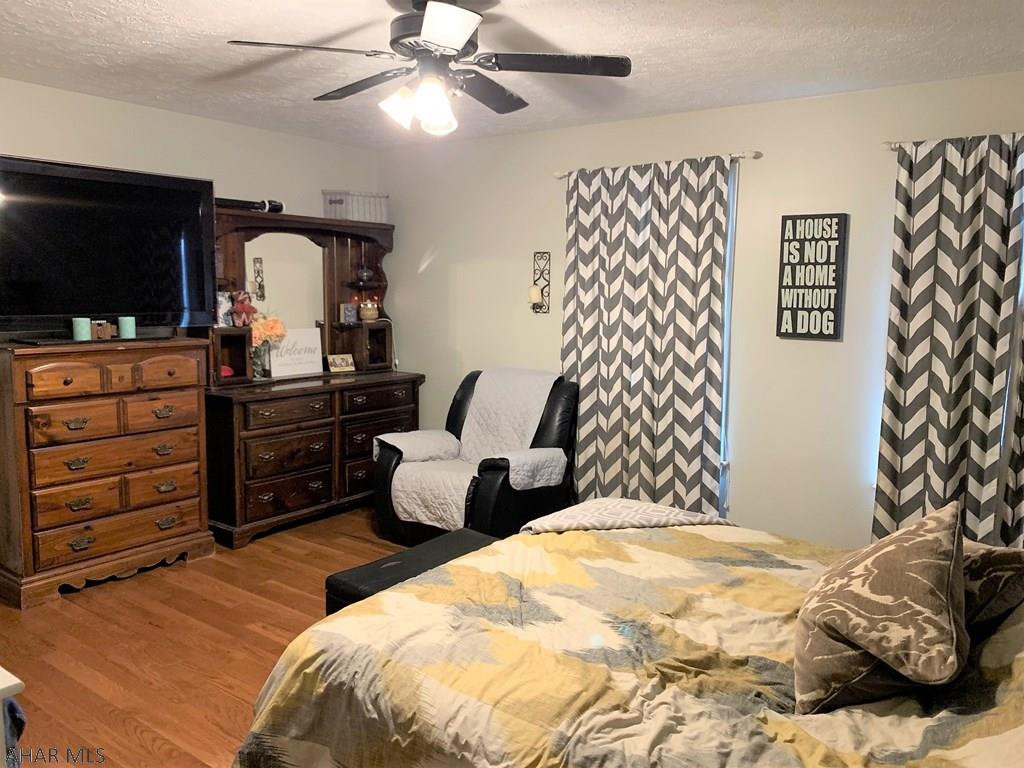 Hawthorne Manor - Residential