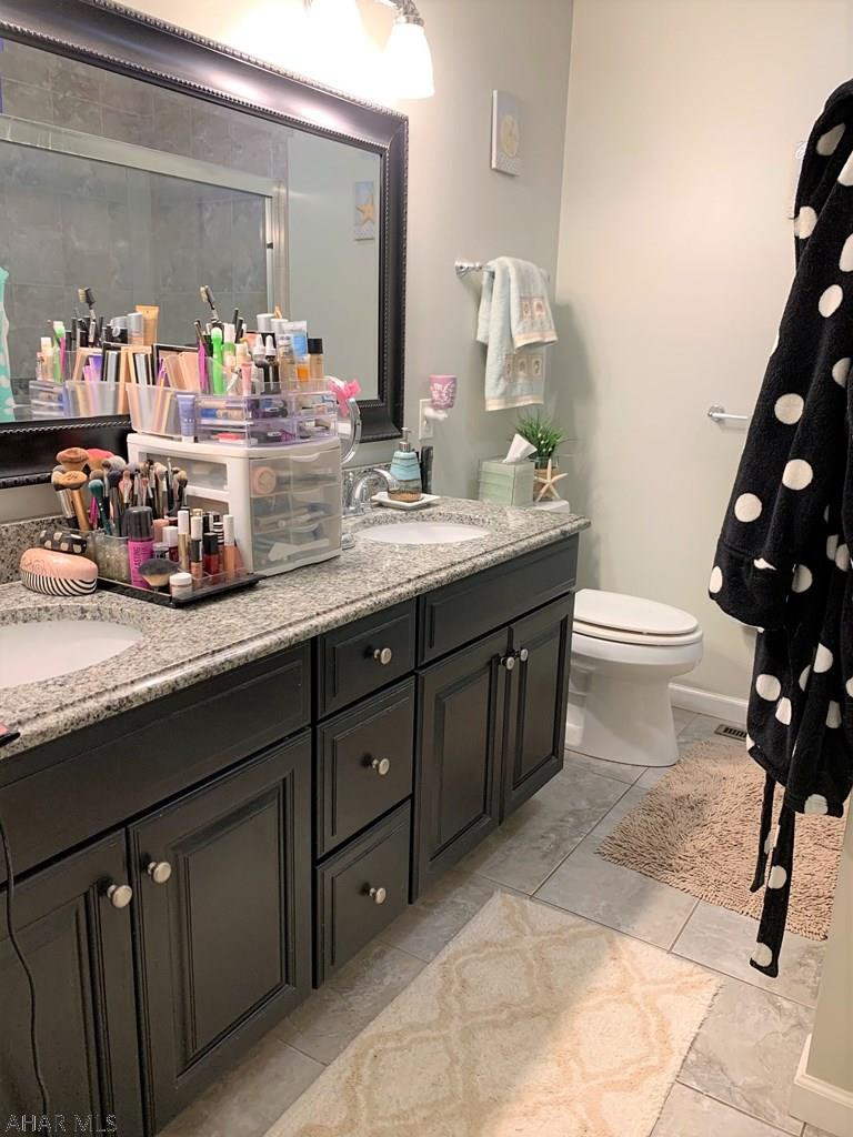 Hawthorne Manor - Residential