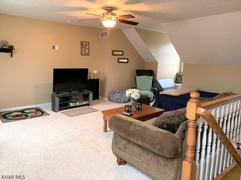 Hawthorne Manor - Residential