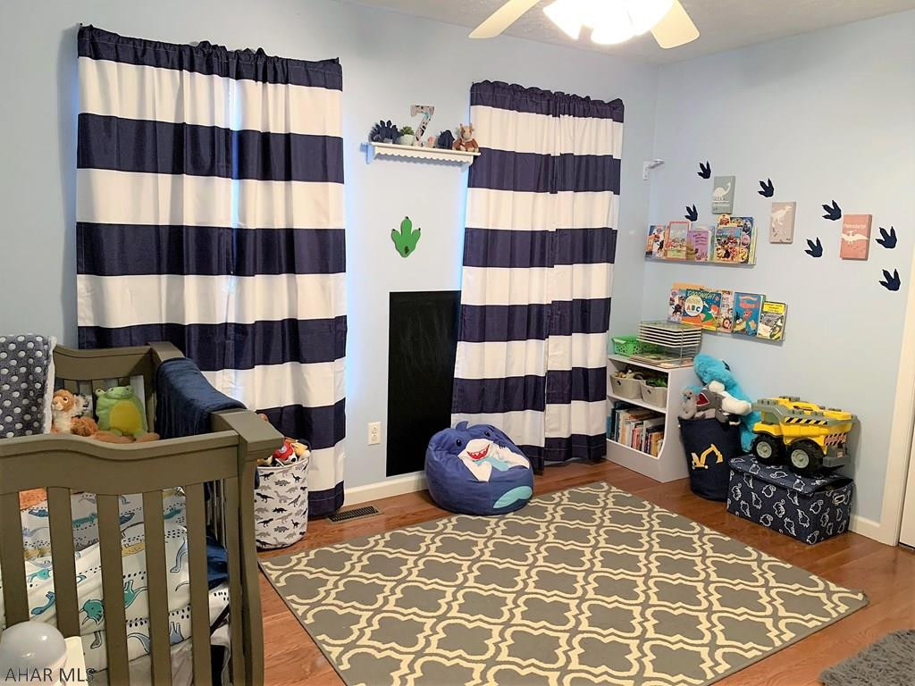 Hawthorne Manor - Residential